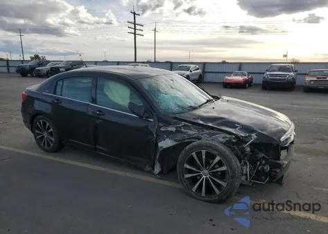 2013 Chrysler 200 Touring из США, поврежденный, VIN 1C3CCBBB5DN583807